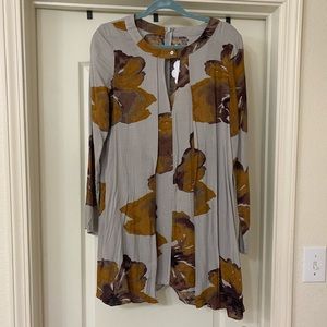 NEW Long Sleeve Floral Key Hole Dress - medium